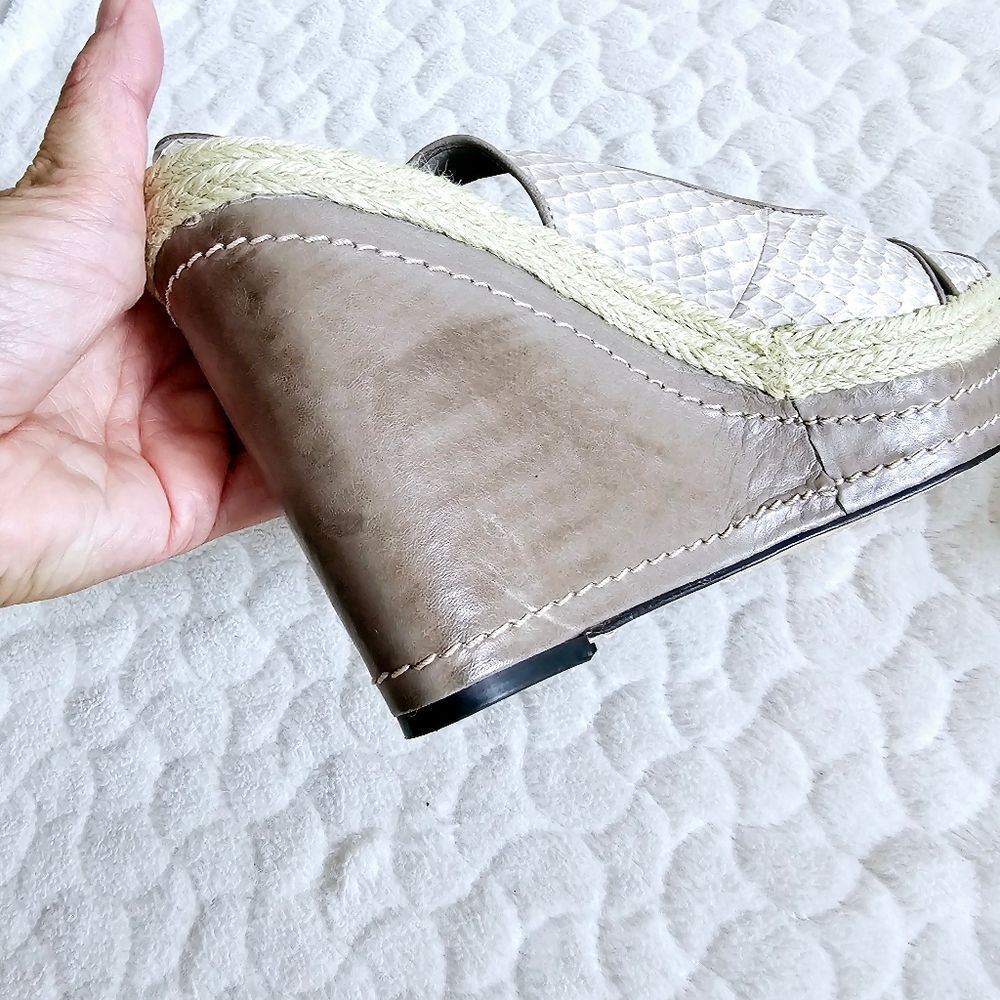 Vince Camuto Estera snakeskin wedges heels 9.5 39.5 - Picture 10 of 10